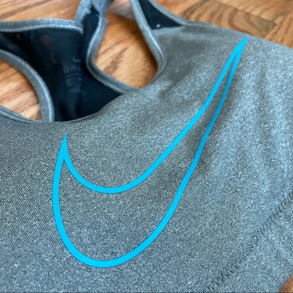 Nike Sports Bra - Picture 4 of 5